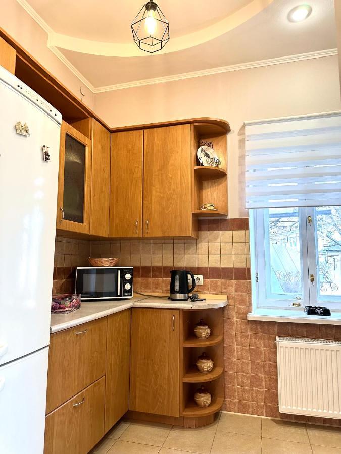 Apartments In The City Center, Near A Theatre, Zlata Plaza Rivne Exterior foto